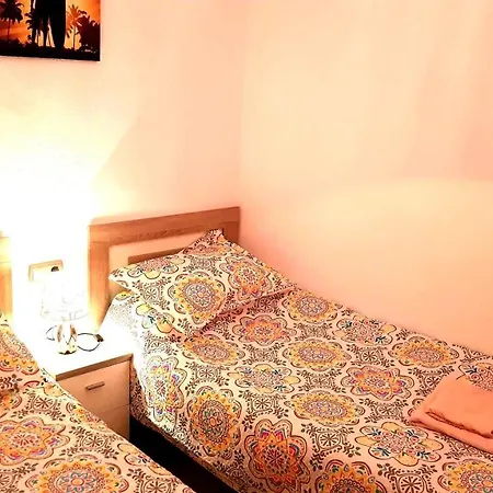 Iberia22 Apartment *